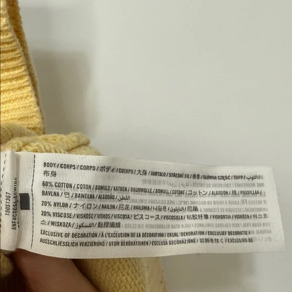 Abercrombie & Fitch Madeline Crew Neck Yellow Sweater Tee Size Small - Picture 7 of 9